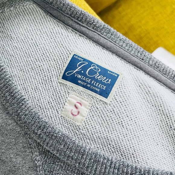 2 sweaters both small - Picture 7 of 7